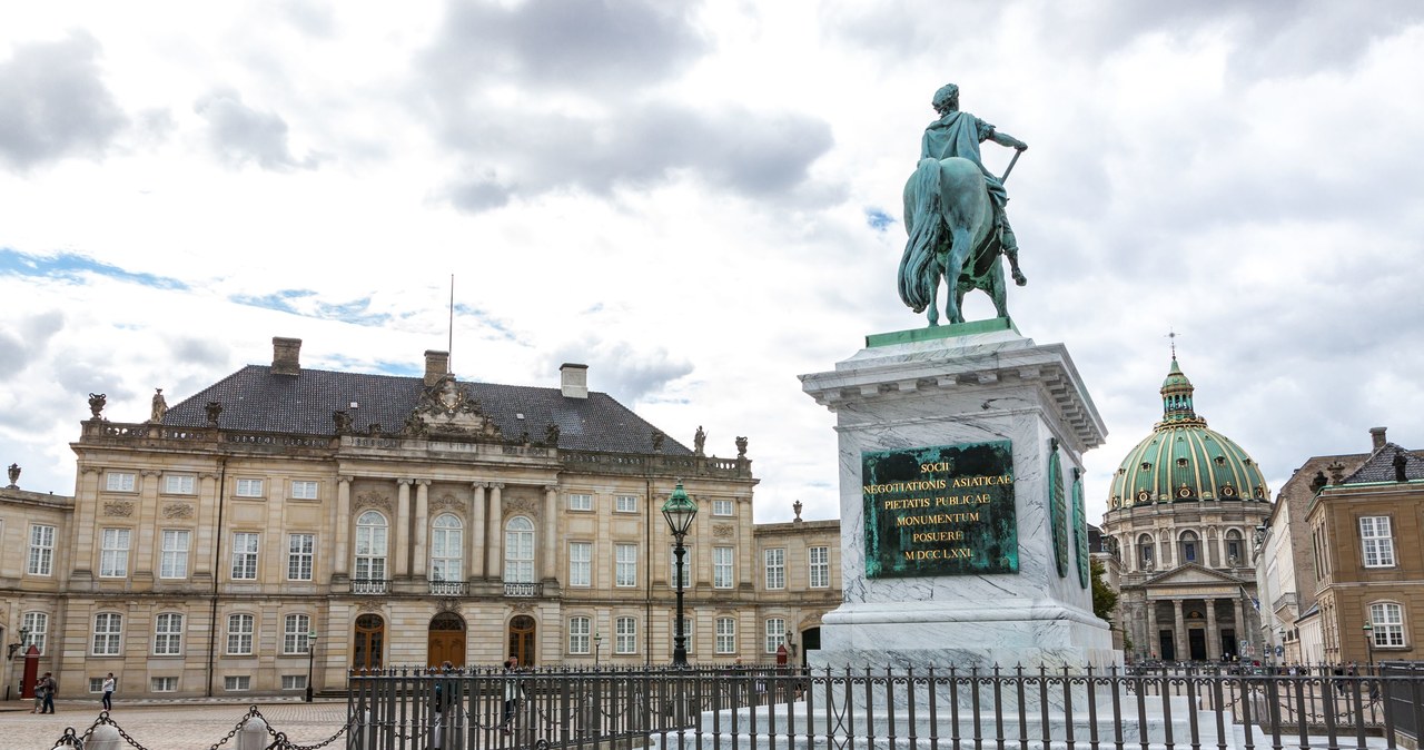 Amalienborg - oficjalna siedziba duńskiej rodziny królewskiej /123/RF PICSEL