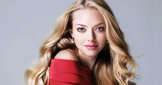 Amanda Seyfried - urocza panienka z dobrego domu czy pewna siebie kusicielka? /materiały prasowe