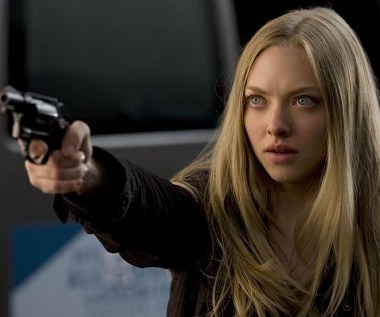 Amanda Seyfried w scenie z filmu "Zaginiona"