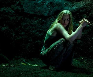 Amanda Seyfried w scenie z filmu "Zaginiona"