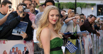 Amanda Seyfried zagra dziewczynę zkaochaną w żołnierzu i w horrorze o opętanej cheerleaderce. /AFP