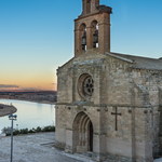 Amator chciał naprawić XIII-wieczny kościół. Efekt? Opłakany