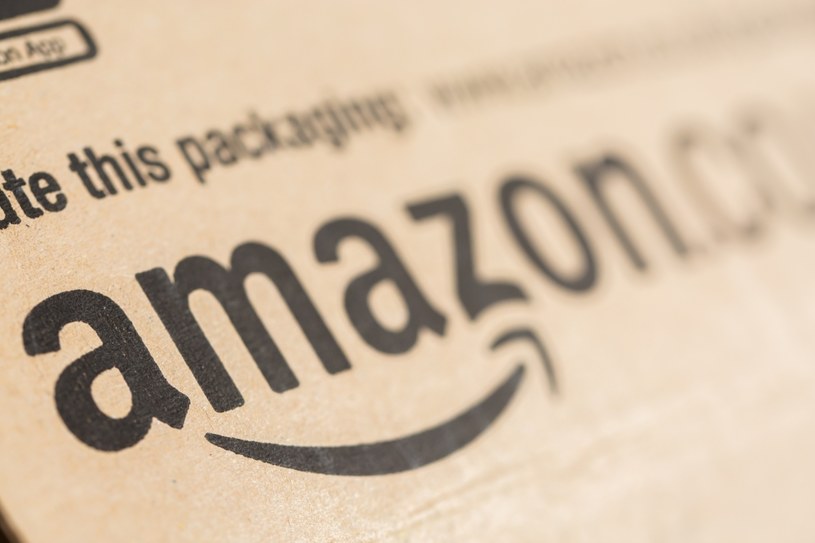 Amazon pozywa już czwartą firmę za wystawianie negatywnych ocen na zamówienie /123RF/PICSEL