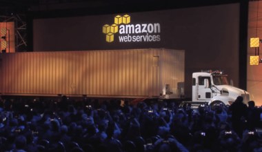 Amazon Snowmobile, czyli największy pendrive świata