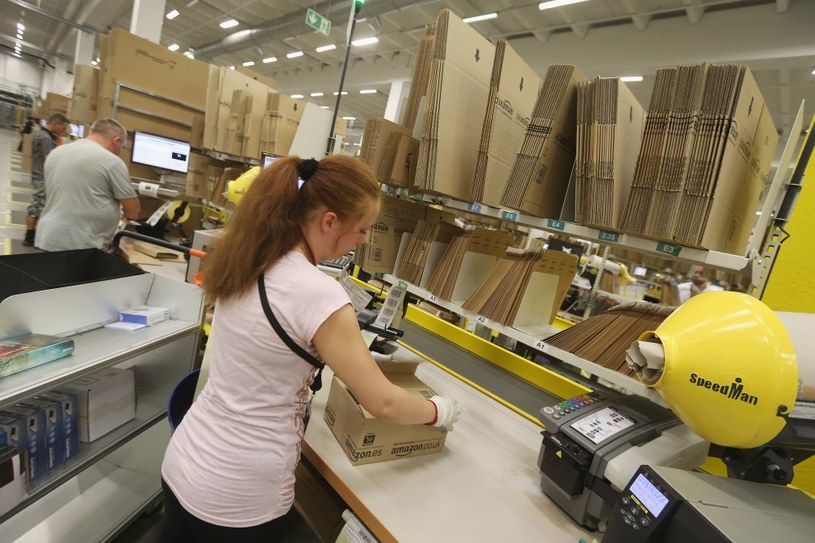 Amazon zatrudni w USA ponad 120 000 tymczasowych pracowników /Sean Gallup /Getty Images
