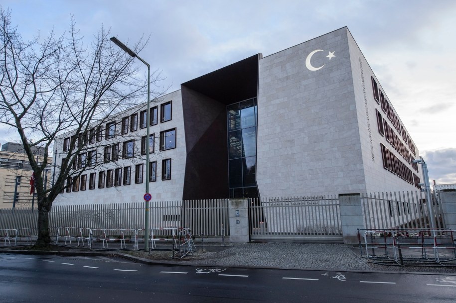 Ambasada Turcji w Berlinie /Clemens Bilan /PAP/EPA