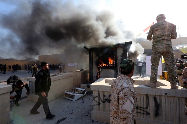 Ambasada USA w Bagdadzie została zaatakowana / 	AHMED JALIL    /PAP/EPA