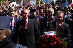 Ambasador Rosji oblany czerwoną farbą w Warszawie 
