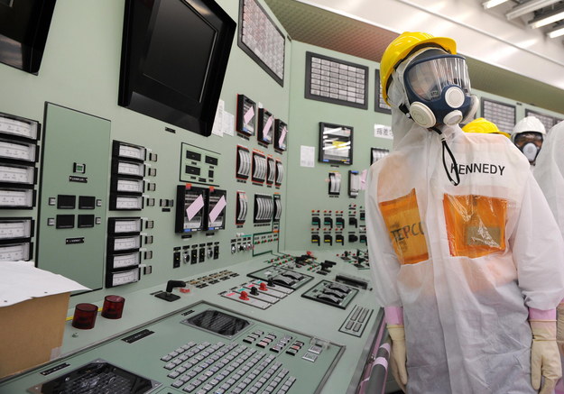Ambasador USA w elektrowni Fukushima /TORU YAMANAKA/POOL    /PAP/EPA