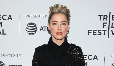 Amber Heard w prześwitującej spódnicy na imprezie!