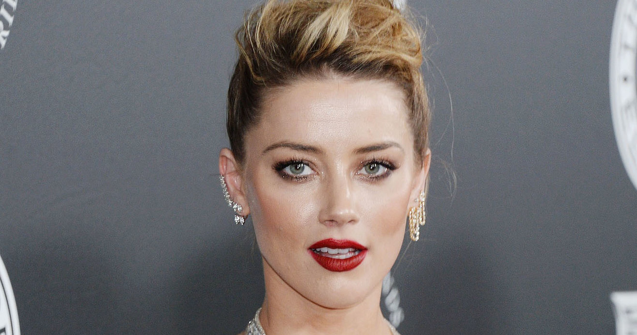 Amber Heard zachwyciła w cekinowej, odważnej kreacji /123RF/PICSEL