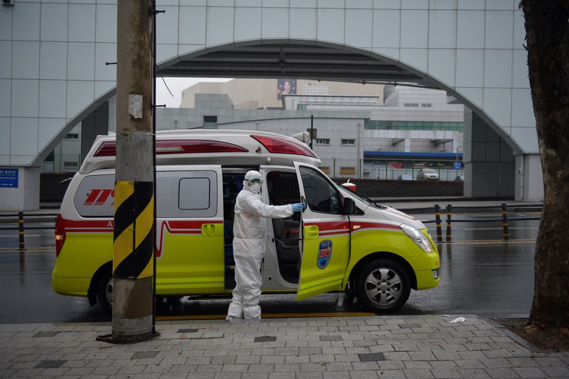 Ambulans w mieście Daegu w Korei Południowej /ED Jones /AFP