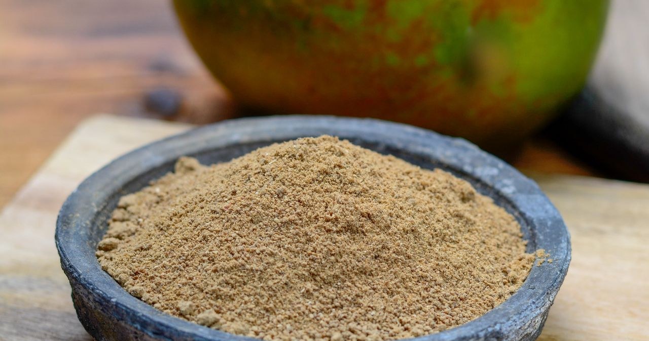 Amchur to słodko-kwaśna przyprawa z suszonego mango /barmalini /Canva Pro