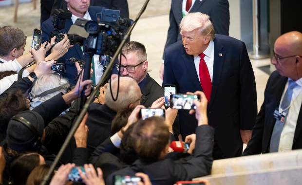 Ameryka robi zwrot ws. ceł. USA mają też szkic umowy dla Grenlandii