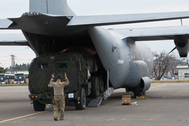 Amerykanie dostarczą Ukrainie kolejny pakiet sprzętu wojskowego /KEIZO MORI /PAP/Newscom