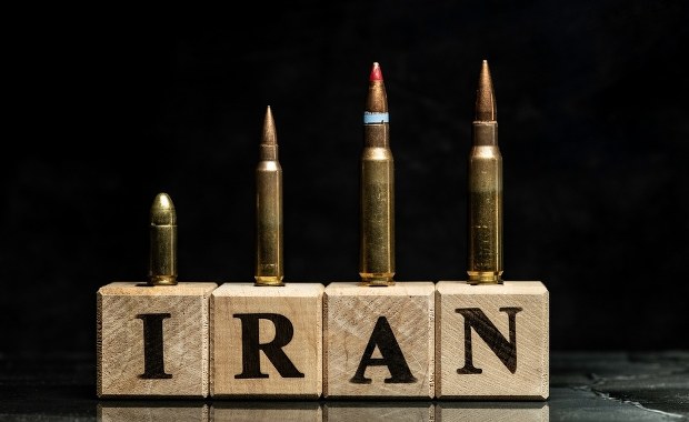 Amerykanie ewakuują personel ambasady w Izraelu. "Atak nieuchronny"