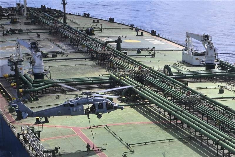 Amerykanie przejęli na wodach Oceanu Indyjskiego tankowiec Majestic X, podejrzewany o przemyt irańskiej ropy naftowej /@DeptofWar (X) /