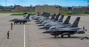 Amerykanie redukują siły w Europie. Myśliwce i okręty USA opuszczą Stary Kontynent