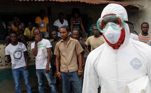 Amerykanin z ebolą mógł zarazić dzieci
