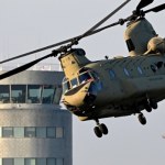 Amerykańscy żołnierze opuszczają lotnisko w Jasionce