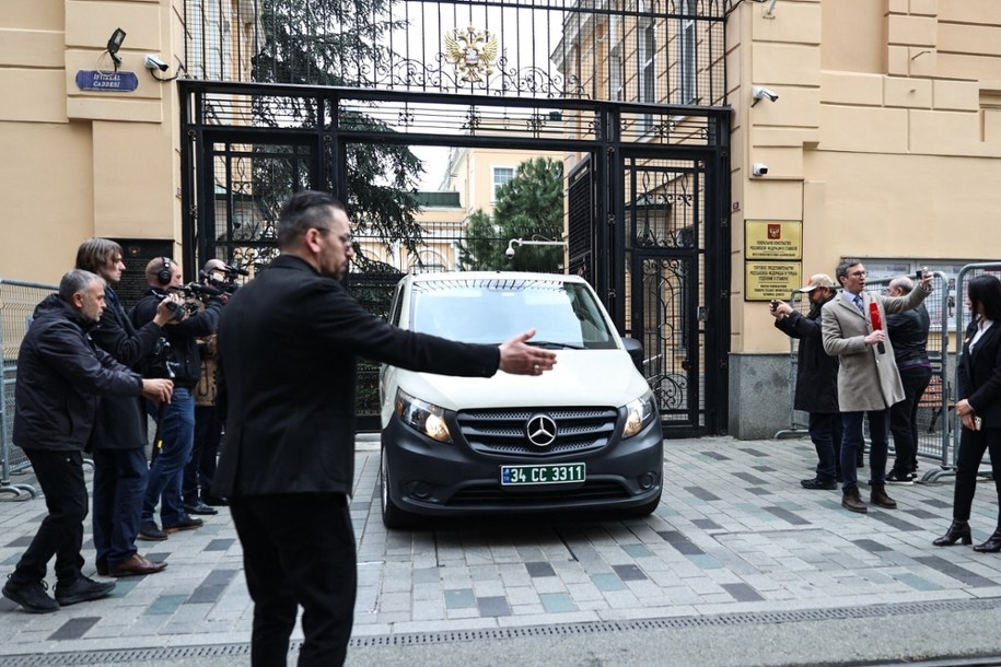 Amerykańska delegacja opuszcza konsulat rosyjski /AA/ABACA/Abaca /East News