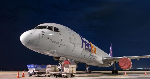 Amerykańska firma kurierska FedEx kupuje holenderskiego rywala TNT Express /&copy;123RF/PICSEL