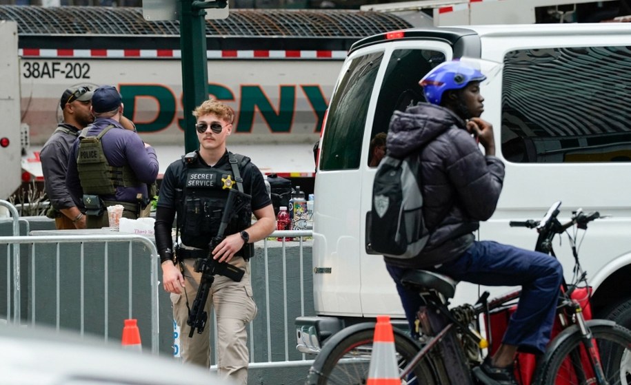 Amerykańska Secret Service udaremniła poważne zagrożenie telekomunikacyjne w Nowym Jorku /TIMOTHY A. CLARY/AFP/East News /East News