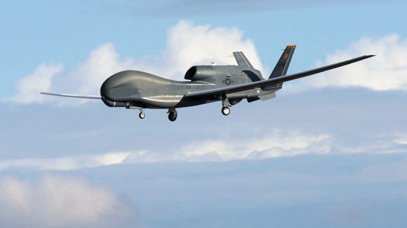 Amerykański dron szpiegowski miał zostać zestrzelony nad Krymem. Co to za pojazd?