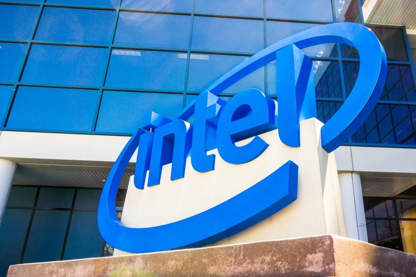 Amerykański gigant Intel chce zbudować w jednym z krajów Unii osiem fabryk chipów za 80 mld euro /123RF/PICSEL