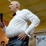 Amerykański gwiazdor podał w programie, że Korwin-Mikke nie żyje! W studio salwy śmiechu! 