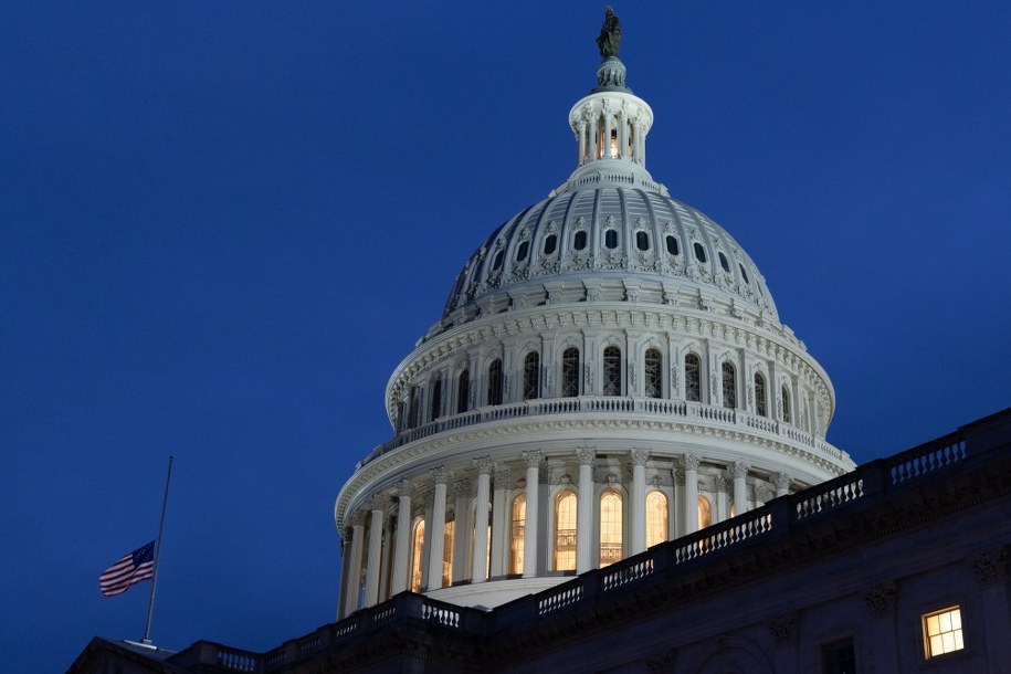 Amerykański Kongres nie chce zatwierdzić kolejnej transzy pomocowej na rzecz obrony Ukrainy przed Federacją Rosyjską /MICHAEL REYNOLDS    /PAP/EPA