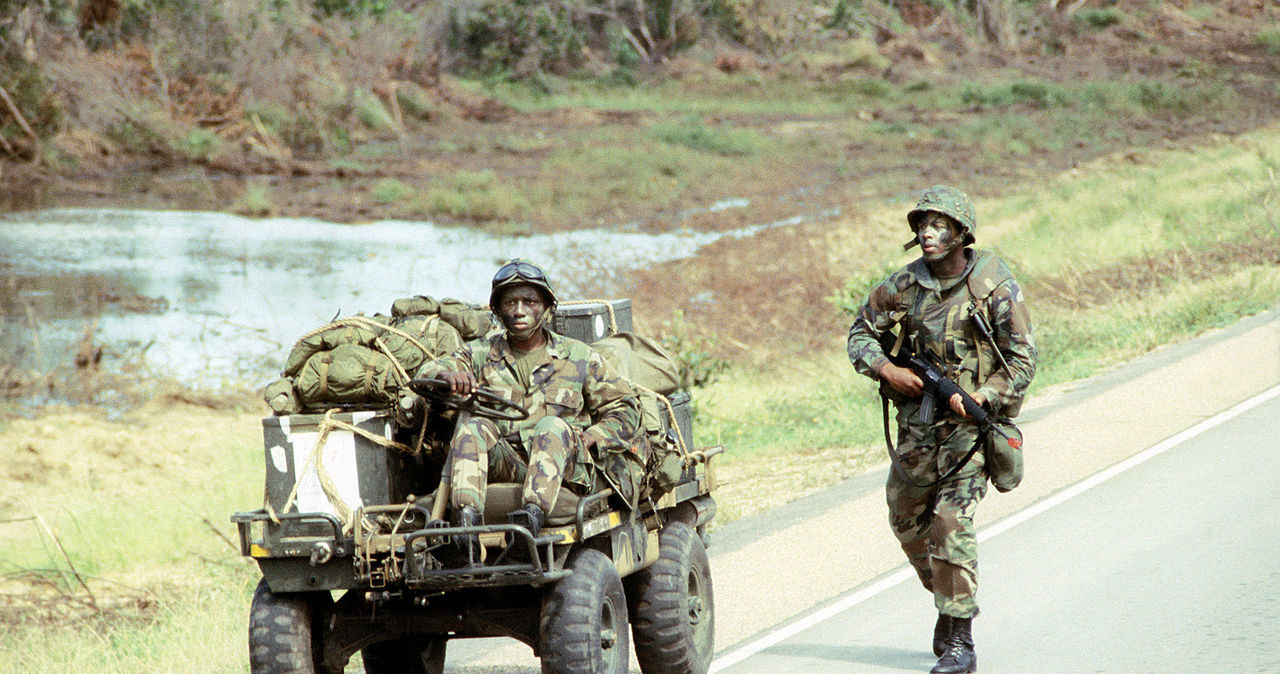 Amerykański lekki pojazd terenowy M274 Mechanical Mule podczas ćwiczeń w Hondurasie w 1984 roku /US Army /domena publiczna