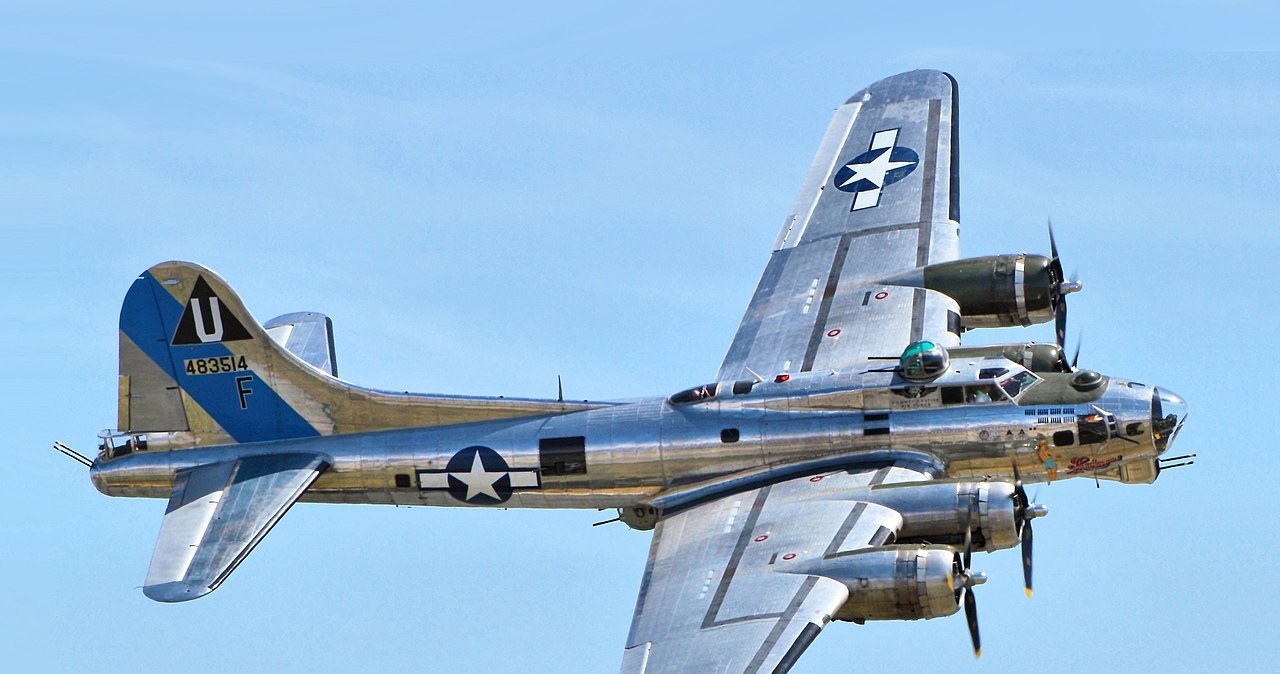 Amerykański samolot bombowy B-17 – tzw. Latająca Forteca /Airwolfhound /Wikimedia