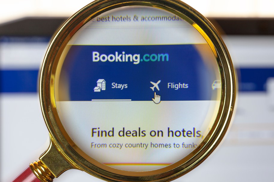 Amerykański szpieg włamał się do systemów Booking.com, firma to zataiła /shutterstock /