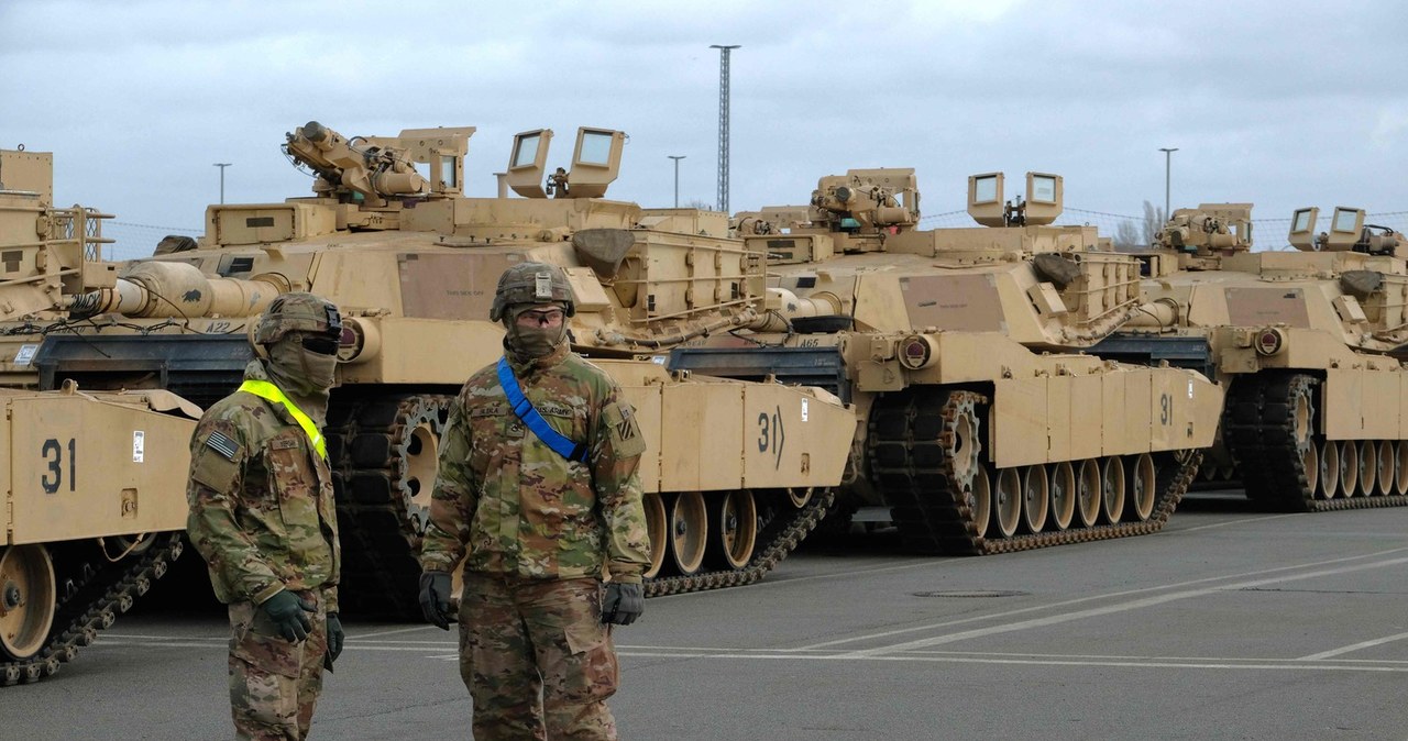 Amerykańskie czołgi M1 Abrams w porcie Bremenhaven w Niemczech /AFP