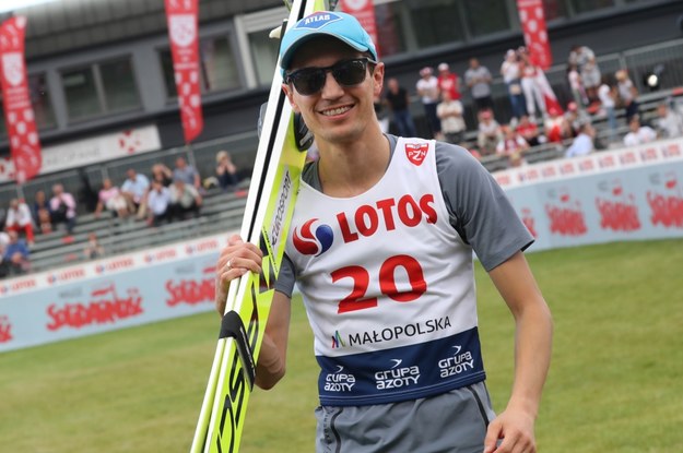 amil Stoch cieszy się ze zwycięstwa w indywidualnym konkursie letniej Grand Prix w skokach narciarskich w Zakopanem / 	Grzegorz Momot    /PAP