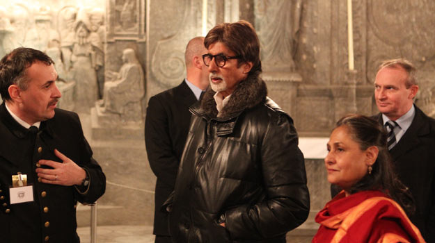 Amitabh Bachchan podczas zwiedzania kopalni soli - Fot. R. Stachurski /materiały prasowe