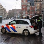 Amsterdam: Napastnik przetrzymywał zakładnika w salonie Apple