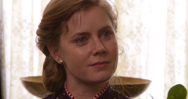 Amy Adams w scenie z filmu "Mistrz" /materiały prasowe