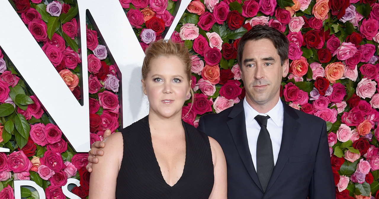 Amy Schumer z mężem /Dimitrios Kambouris /Getty Images