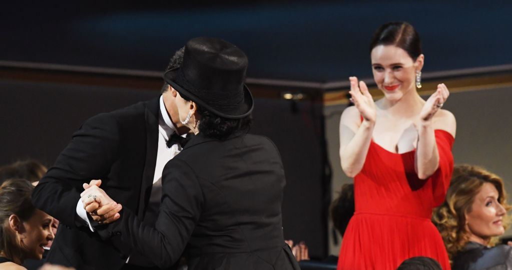 Amy Sherman-Palladino i Rachel Brosnahan na gali Emmy /Kevin Winter /Getty Images