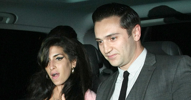 Amy Winehouse i Reg Traviss &nbsp; /Splashnews