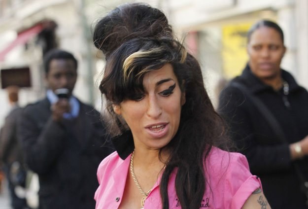 Amy Winehouse "spanikowała, bo podejrzewała złamanie żeber" fot.  Neil Mockford /Getty Images/Flash Press Media