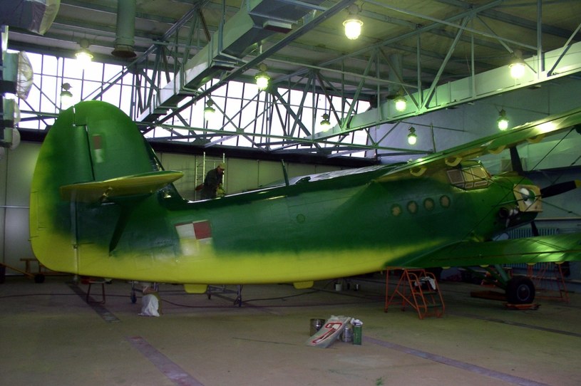 An-2 w trakcie zmiany kamuflażu /Marek Radomski /INTERIA.PL/materiały prasowe