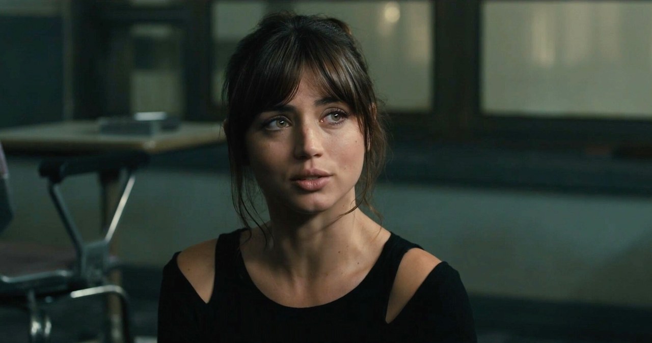 Ana de Armas w filmie "Blade Runner 2049" /Warner Bros /East News