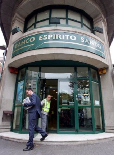 Analitycy Espirito Santo obniżyli wycenę naszych banków /AFP