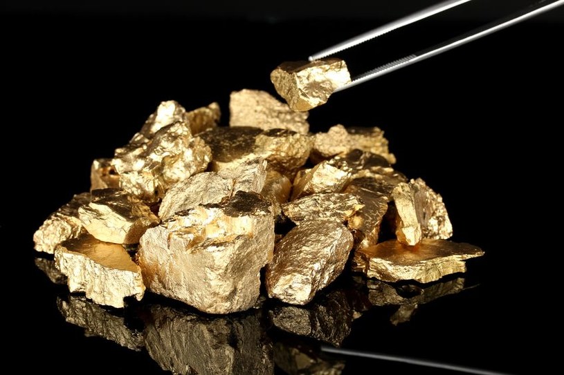 Analitycy: Spadnie wydobycie złota /123RF/PICSEL