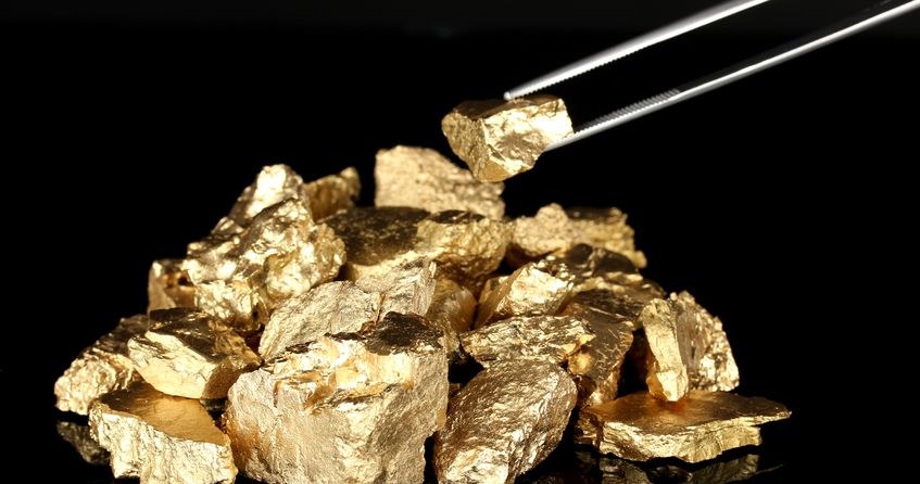 Analitycy: Spadnie wydobycie złota /123RF/PICSEL