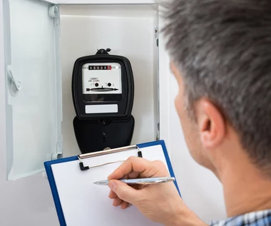 Analiza: Wzrost cen hurtowych energii może przełożyć się na podwyżki cen prądu w 2022 r.