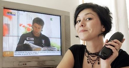 Analogowy sygnał telewizyjny ma całkowicie zniknąć do 2013 roku /AFP